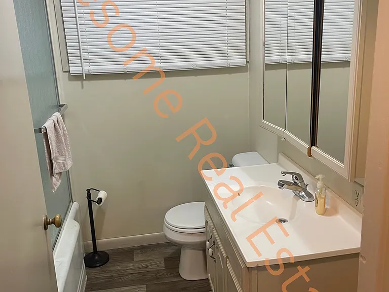 927 Lincoln Dr — Photo 7
