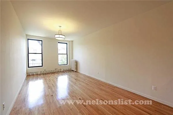 Rented by R New York | media 30