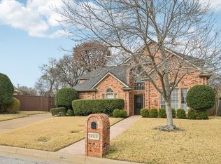 4519 Edge Creek Ln, Arlington, TX 76017