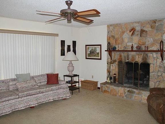 2nd image of 4399 Willowbrook Cir