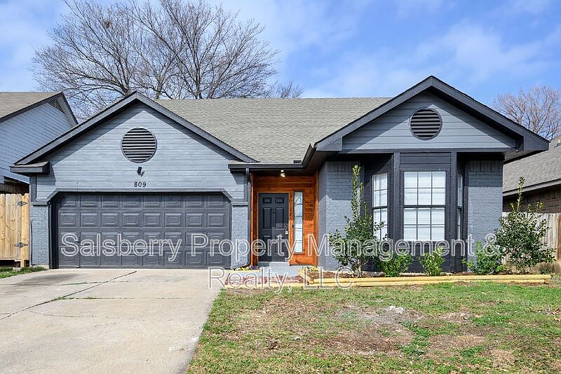 1st image of 809 Headwater Dr