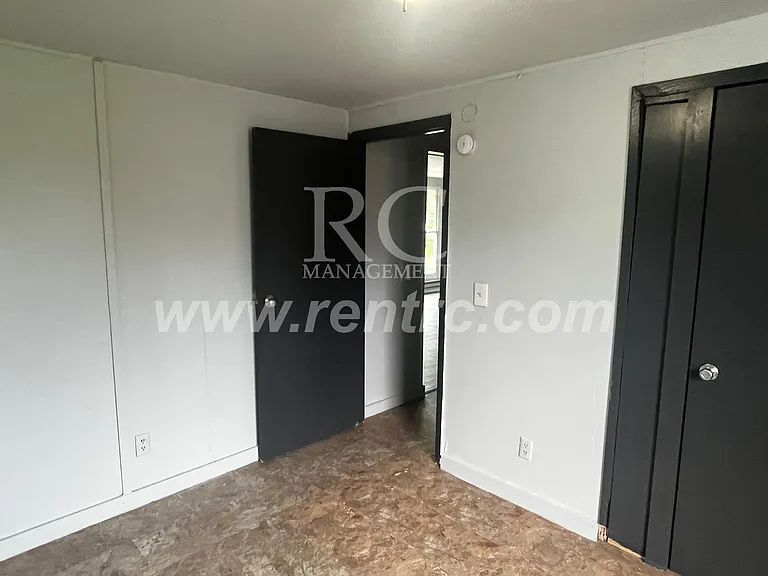 1420D Cleveland Ave — Photo 10