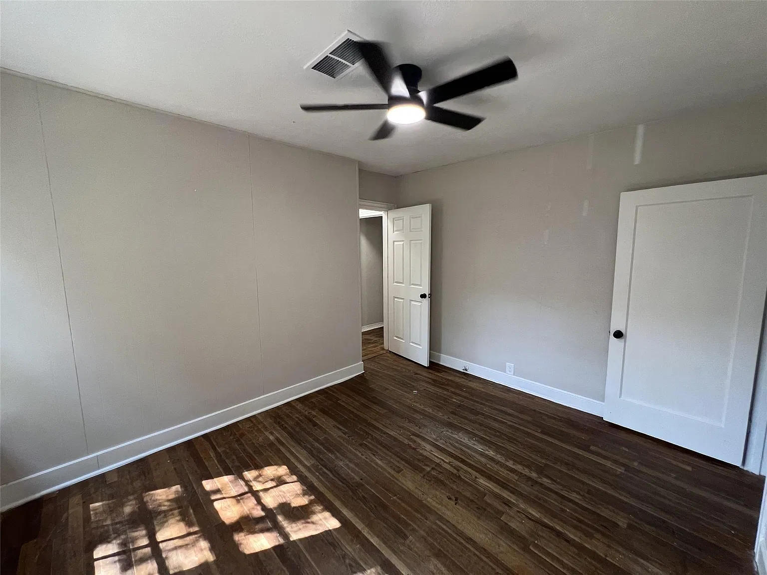 4 bed, 2.0 bath, 1897 sqft, $2,150 — Photo 4