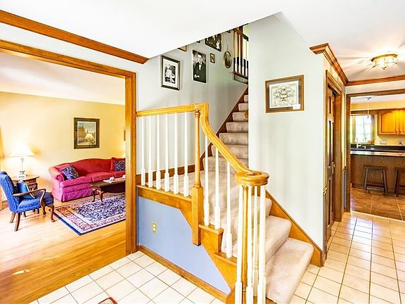 3rd image of 37 N Lincoln Ave
