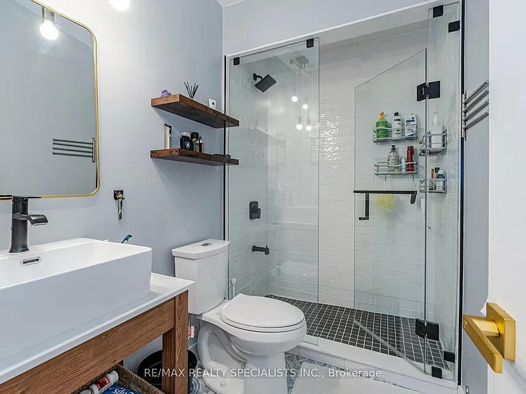 22 Balmoral Dr — Photo 24