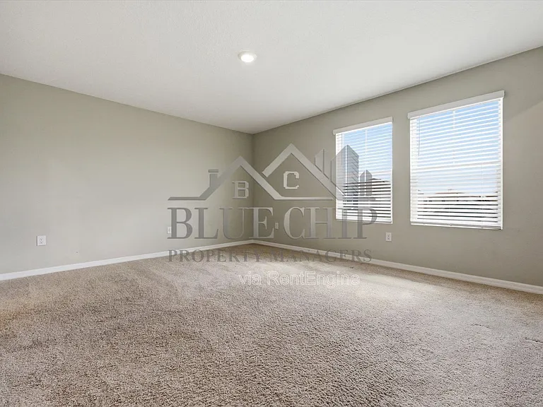 12937 Camarillo Pl — Photo 20