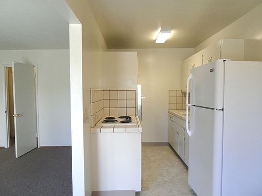 5th image of 629 N 1st St APT 1
