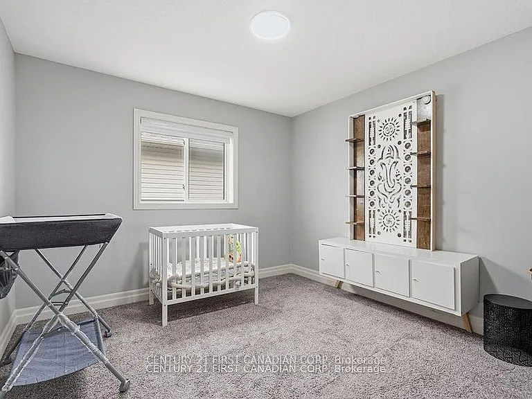 464 Jessica Way — Photo 34