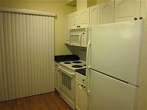 4th image of 801 Rainier Ave N Unit D117