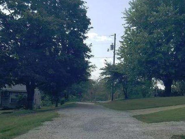2nd image of 121 Easley Dr