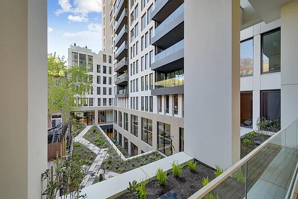 Rented by Oxford Property Group | media 34