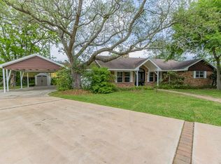 618 Bay Vista Dr, Seabrook, TX 77586