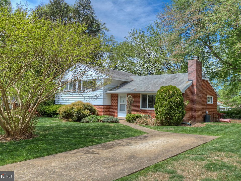 1st image of 7720 Newcastle Dr