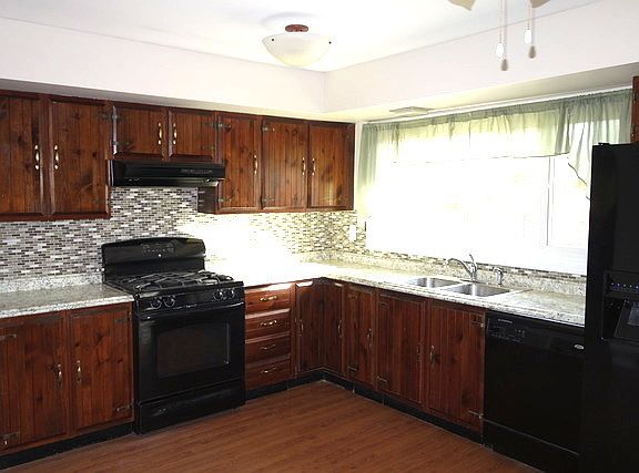 3rd image of 505 Cumberland Ln
