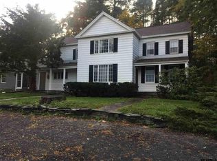 35 Hurst Rd, Slingerlands, NY 12159