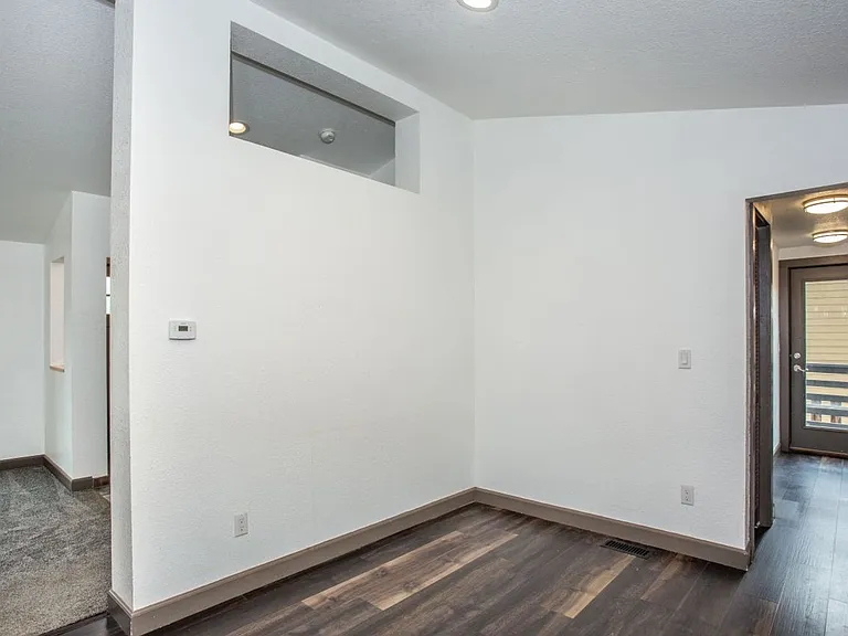 106 Reliance Dr — Photo 7