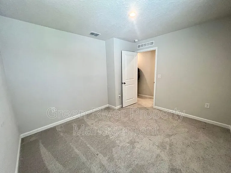 5953 Creekside Crossing Dr — Photo 29