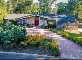 165 Lincoln Pkwy, Lowell, MA 01851