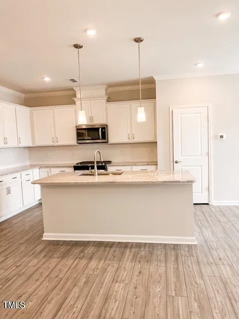 3 bed, 2.5 bath, 1980 sqft, $2,200 — Photo 4