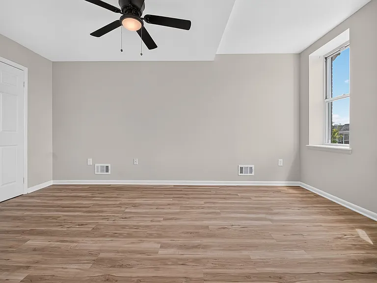 904 Newington Ave #B — Photo 14