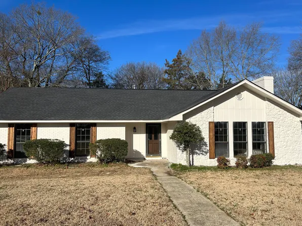 2002 Bob White Dr, Tupelo, MS 38801
