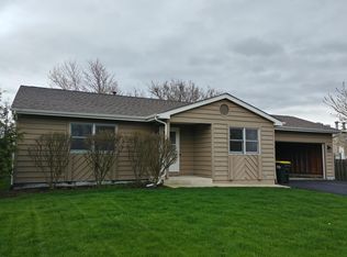 10 Quail Run, Lake In The Hills, IL 60156