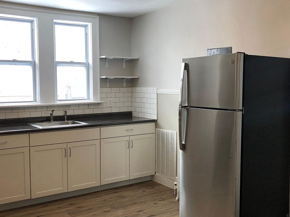 1st image of 346 Parkdale Ave APT 4
