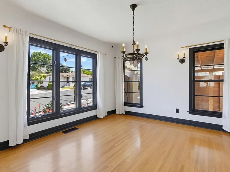 2615 Myrtle Ave — Photo 52