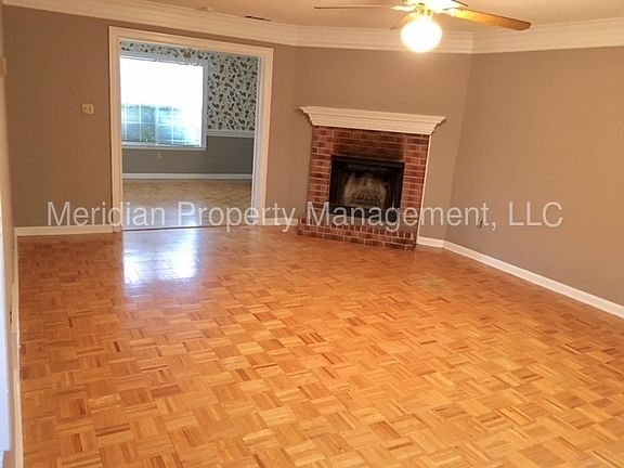 3rd image of 3461 Earlynn Dr