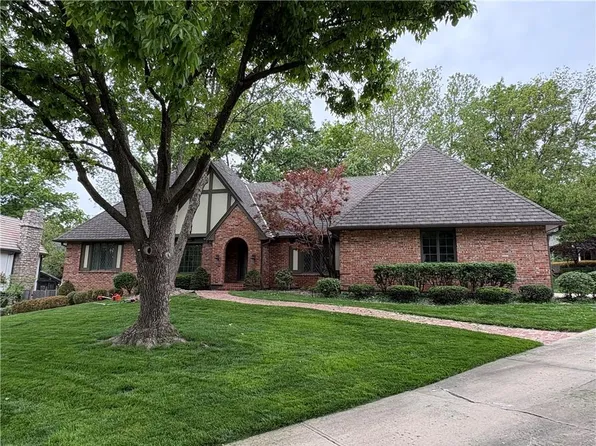 4975 W 88th St, Prairie Village, KS 66207