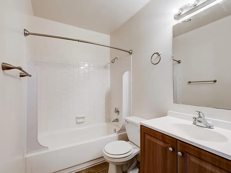 Icon Beaverton — Photo 31