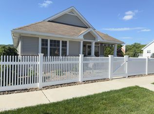604 Holliday Hills Dr, Hollidaysburg, PA 16648