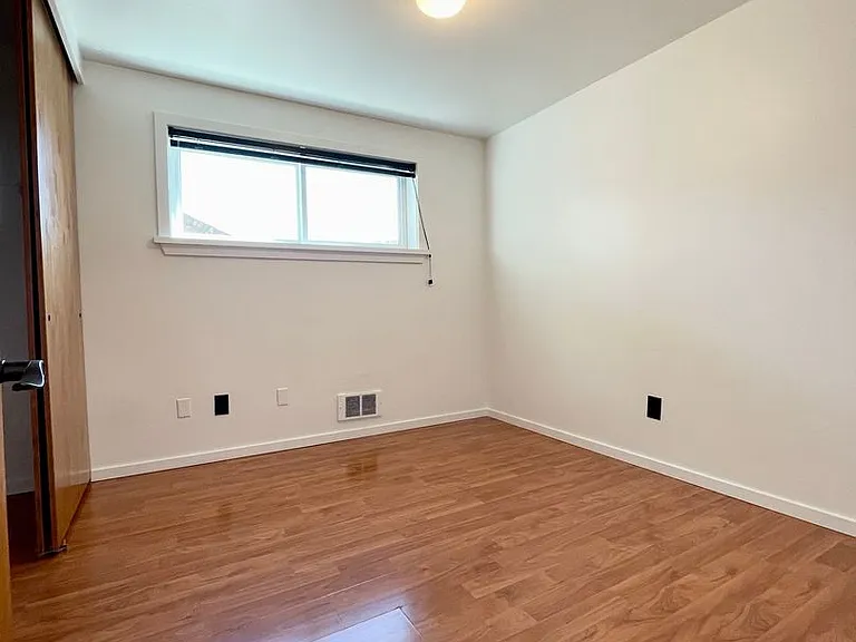 Escolier Apartments — Photo 53