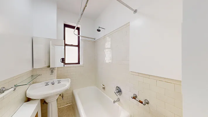 Rented by Bond New York | media 17