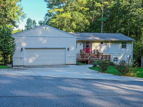 3rd image of 214 Oak Dr