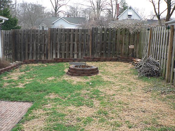 Backyard Firepit & Landscape
