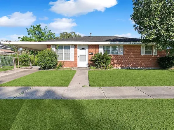 2512 Campagna Dr, Chalmette, LA 70043