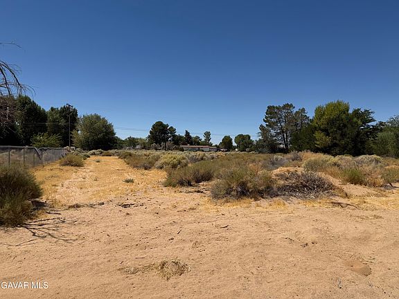 5th image of 16844 Mountain View Ave