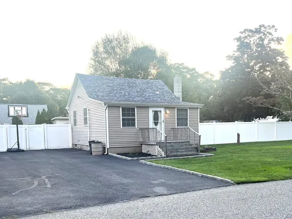 204 Whittier Drive, Mastic Beach, NY 11951