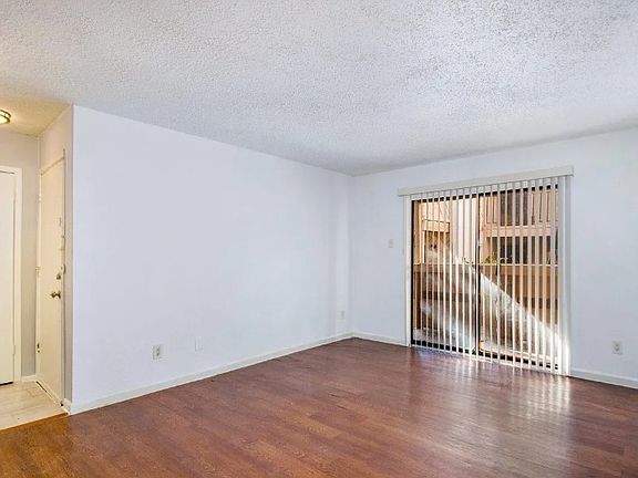 3rd image of 8110 Skillman St #1020