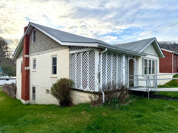 409 Draper Ave, Pulaski, VA 24301