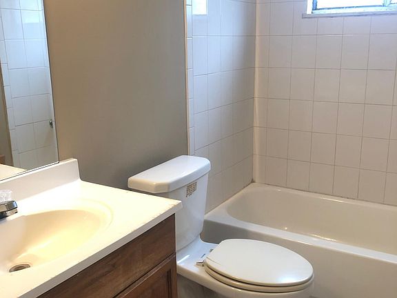 2nd image of 1332 Cherry Hill Dr APT 2