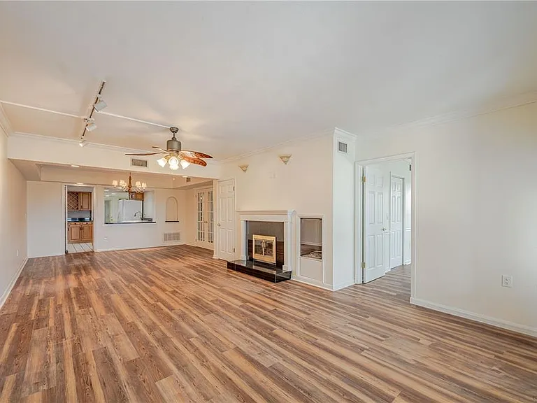 1 Lake Hollingsworth Dr #6 — Photo 4