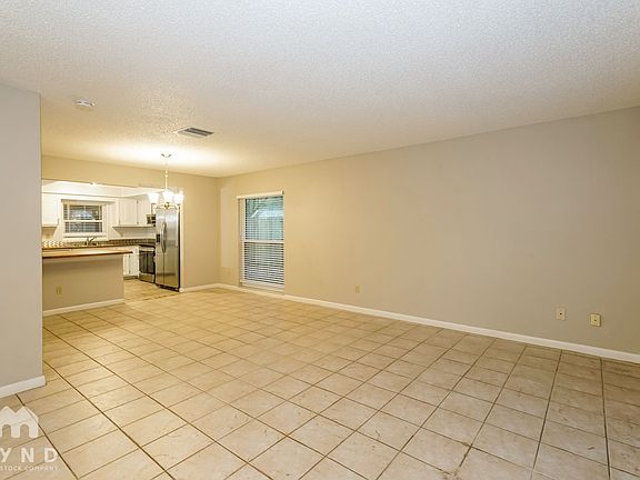 5th image of 14701 Laurel Lake Ln