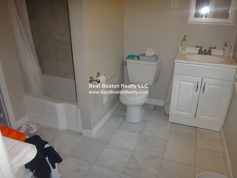 120 Charles St #7 — Photo 4