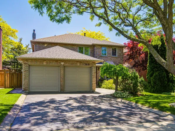 1360 Old English Ln, Oakville, ON L6M 2P8