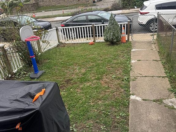 3rd image of 1210 Berkley Rd