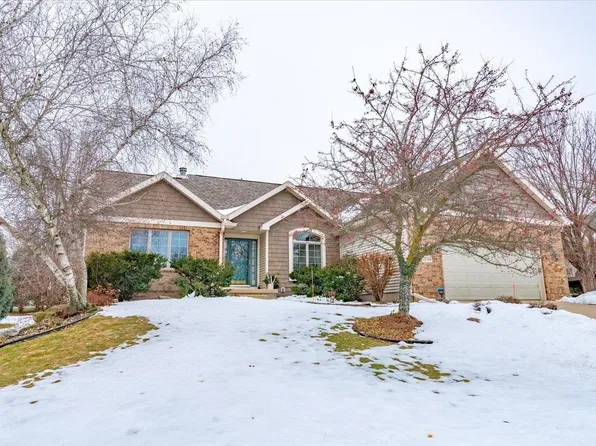 3734 Country Grove Dr, Madison, WI 53719