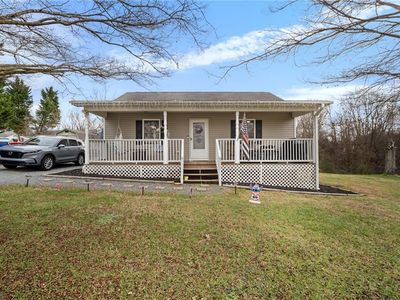 1304 Hollow Forest Rd, Winston Salem, NC, 27105