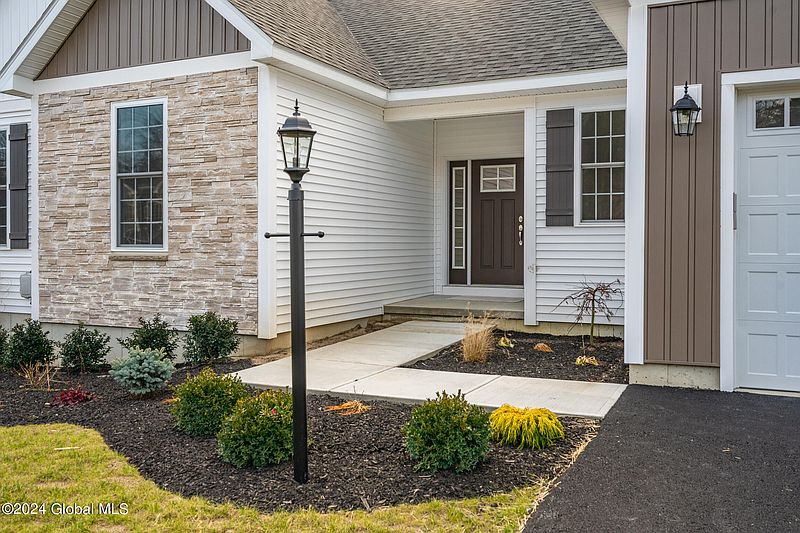 3rd image of 12 Eastpointe Drive
